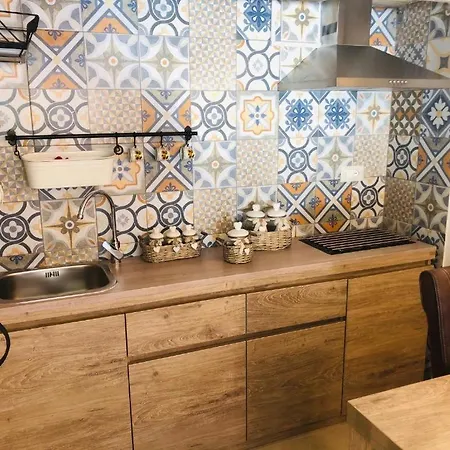 A La Petite Maison *