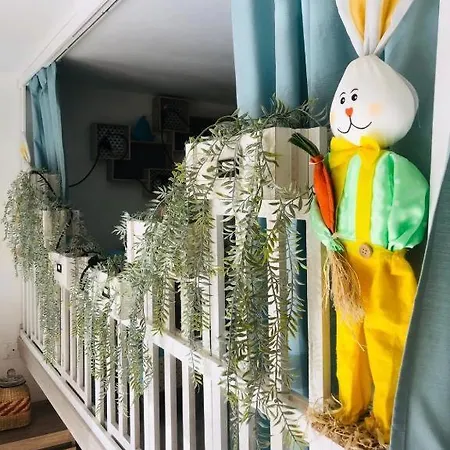 A La Petite Maison Apartment *