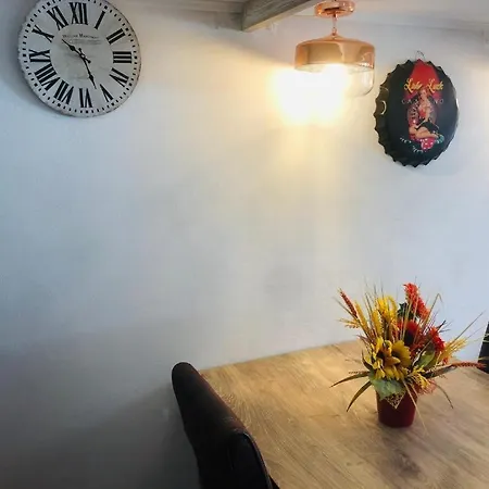 A La Petite Maison Apartment